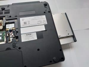 NEC Lavie ノートパソコンのBlu-rayが読み込まないため、光学ドライブ 