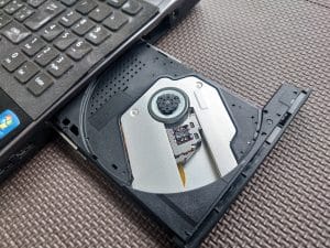 NEC Lavie ノートパソコンのBlu-rayが読み込まないため、光学ドライブ 