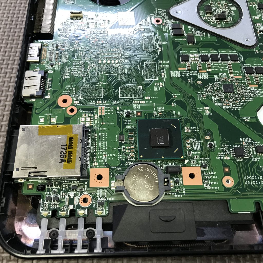 DELL・INSPIRON ノートパソコンのCMOS電池交換の修理事例（安城市）