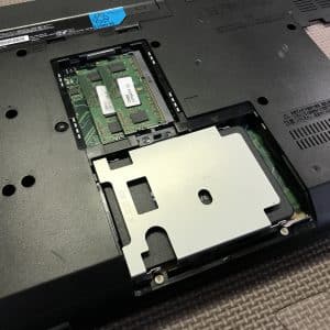 FUJITSU・LIFEBOOK A561 HDDからSSDへクローン作製、クローン化したSSD 