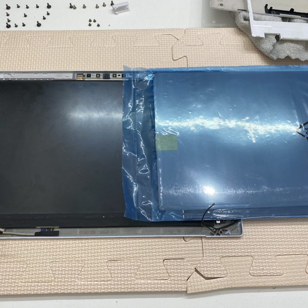 FUJITSU・LIFEBOOK UH75/D3  液晶割れによる液晶交換   安城市のお客様の修理事例