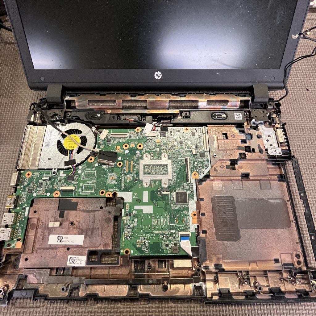 HP・ProBook 455 G3  液晶バックライト切れの為、液晶パネルの交換修理   岡崎市のお客様の修理事例