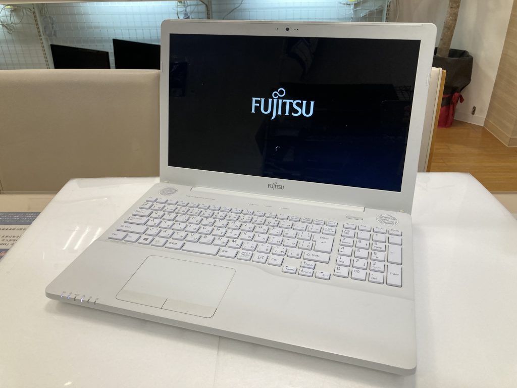 パソコン修理は即日対応！動作が重くなったパソコンの修理【FUJITSU LIFEBOOK】