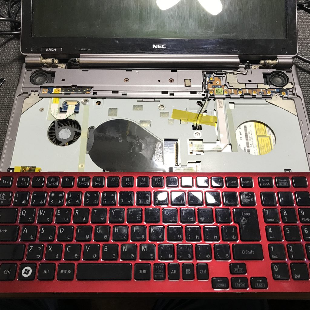 NEC・LaVie L LL750/FS6R キーボードの交換  岡崎市のお客様の修理事例