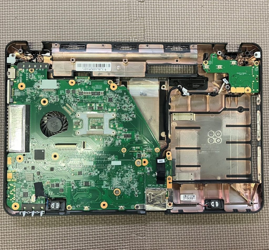 NEC・LaVie LS550/Fノートパソコンの液晶不良による液晶パネルの交換修理事例（岡崎市）