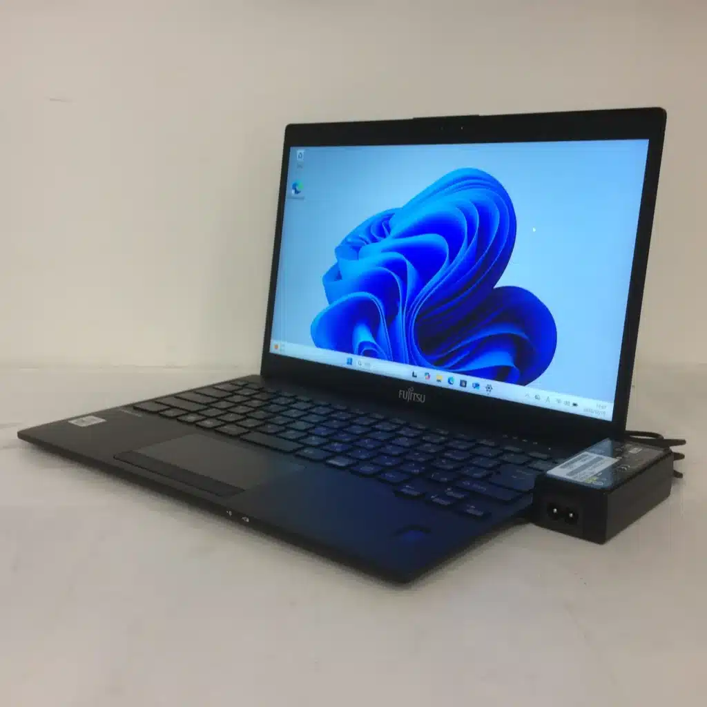 FUJITSU LIFEBOOK U9310/EXが54,800円！｜コンパクトな13.3インチ!第11世代CPU搭載｜【PC堂 ウイングタウン岡崎店】