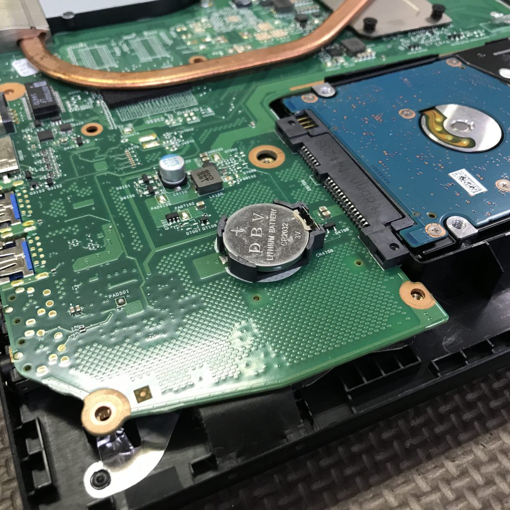 TOSHIBA・dynabook T57/43M  起動しないパソコンのCMOS電池交換  岡崎市のお客様の修理事例