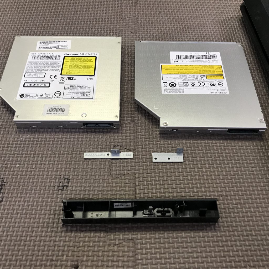 TOSHIBA・dynabook ノートパソコンの光学ドライブの交換修理事例（岡崎市）