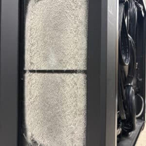 デスクトップPCのフロントフィルター清掃前の状態
