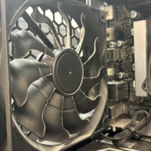 デスクトップPCのリアファン清掃前の状態