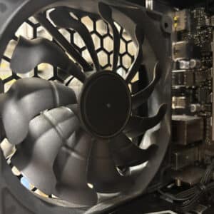 デスクトップPCのリアファン清掃後の状態