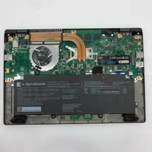 新品SSDへの交換取り付け作業