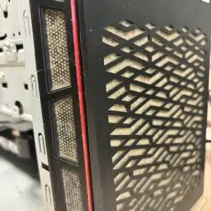 デスクトップPC内部の埃が溜まった状態（清掃前）
