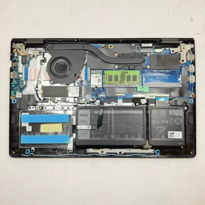 パソコン内部の様子（SSD交換前）