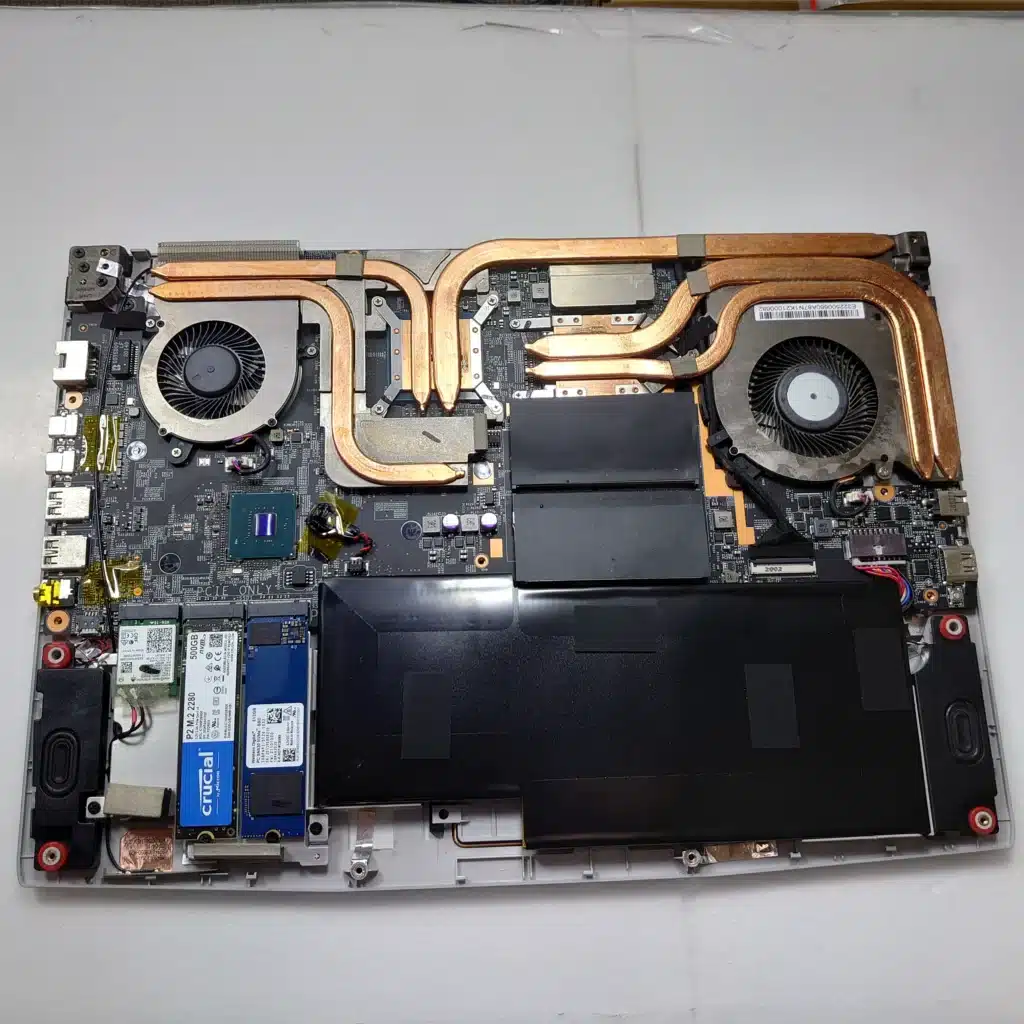 バッテリー膨張の交換事例【MSI Creator 15M】PC堂ウイングタウン岡崎