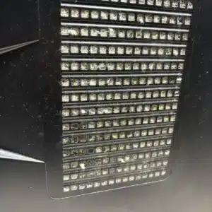 冷却ファン周辺の埃の蓄積（清掃前）