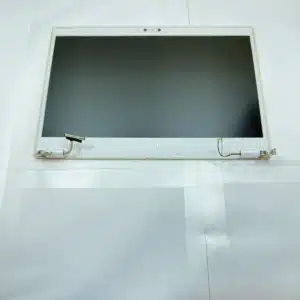 新しい液晶パネルに交換しベゼルを取り付けた状態