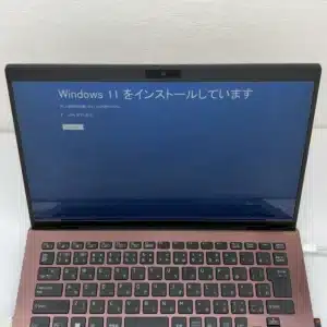 パソコン修理手順6:新品SSDへOSインストールを行う様子