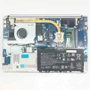 【PC堂】ウイングタウン岡崎 底面を開けた状態のパソコン内部基板とCPUファン