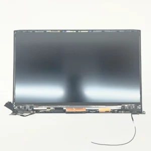 新しい液晶パネルの組付け作業